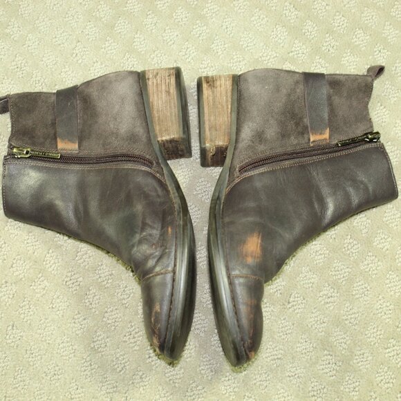 Donald J Pliner Women's 7.5M Distressed Brown Leather Stacked Heel Ankle Boots - Picture 3 of 6